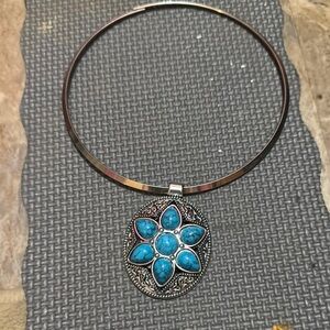 Choker Turquoise Floral Pendant Necklace